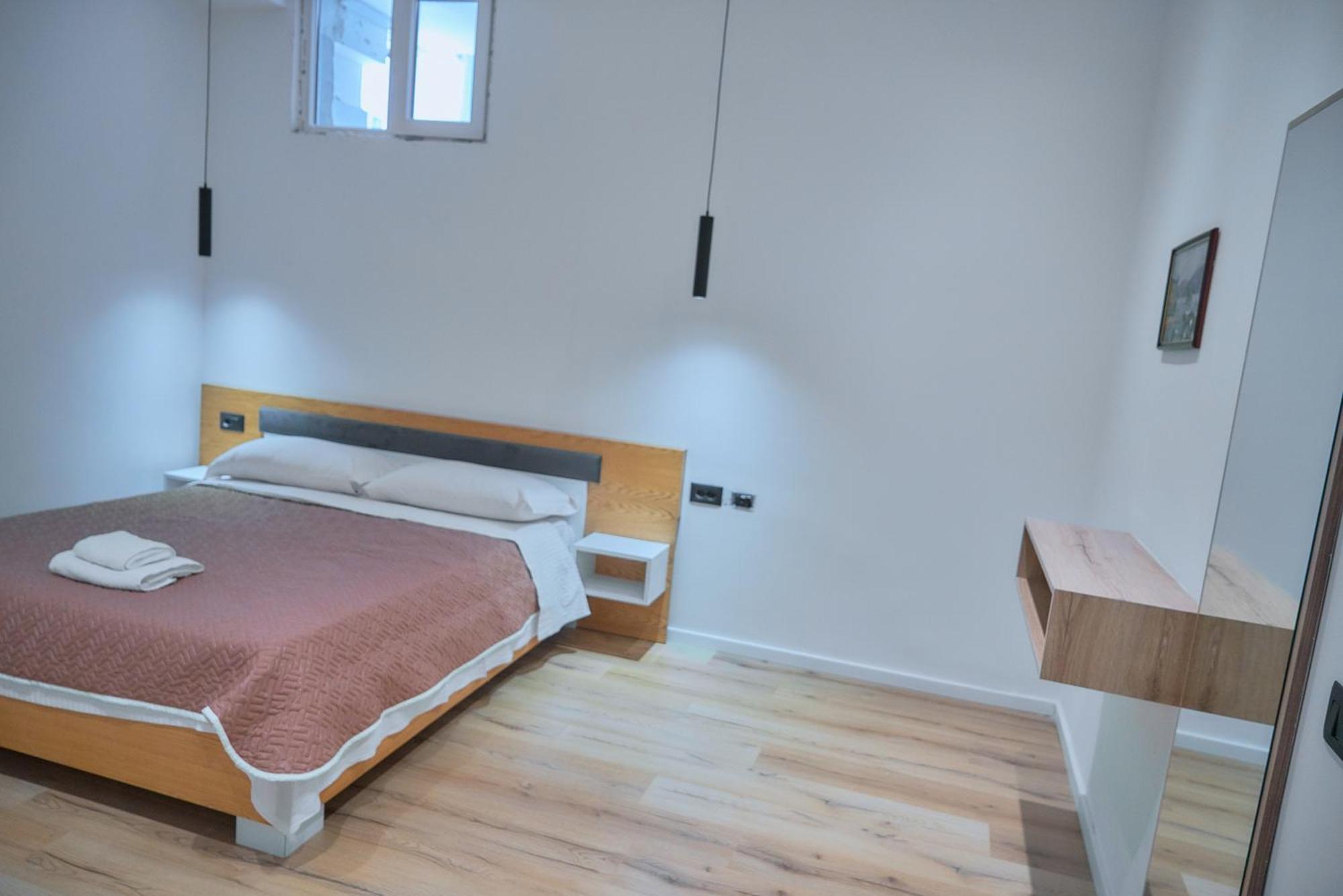Kalpazo Inn Tirana Buitenkant foto