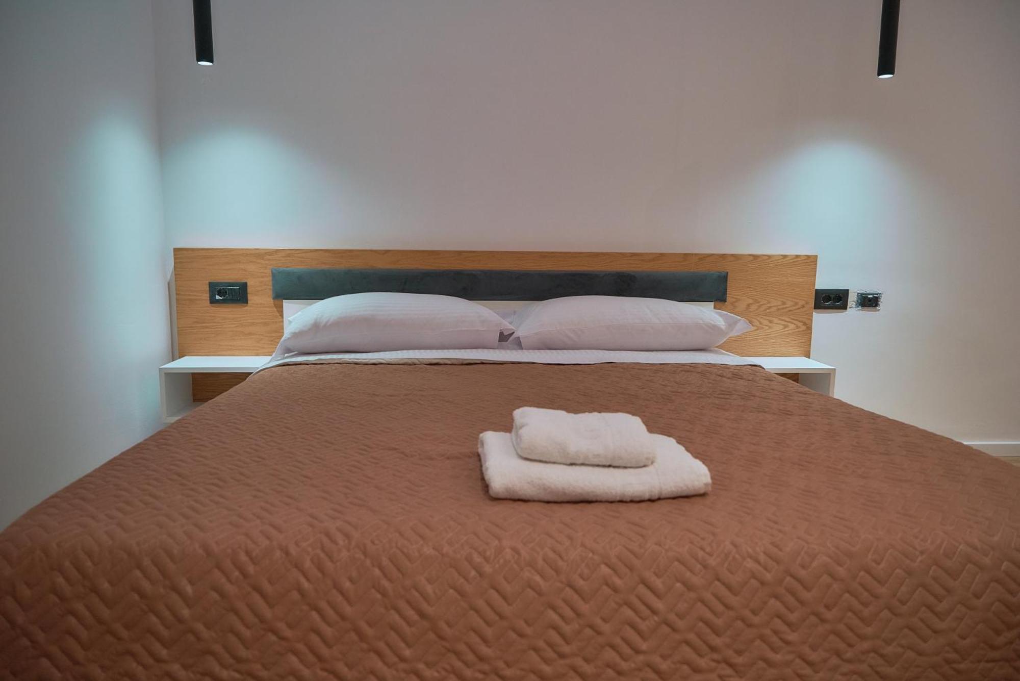 Kalpazo Inn Tirana Buitenkant foto