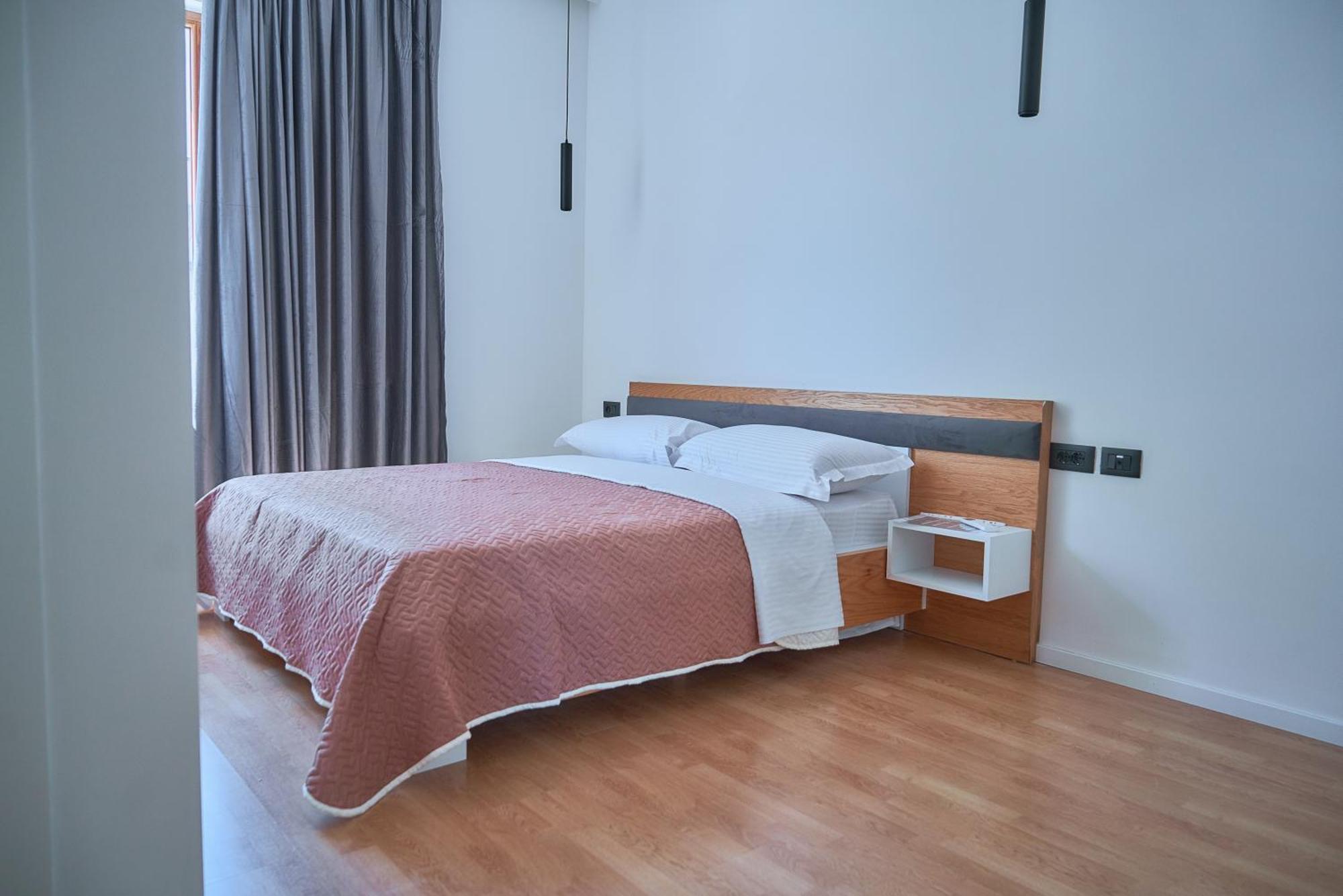 Kalpazo Inn Tirana Buitenkant foto
