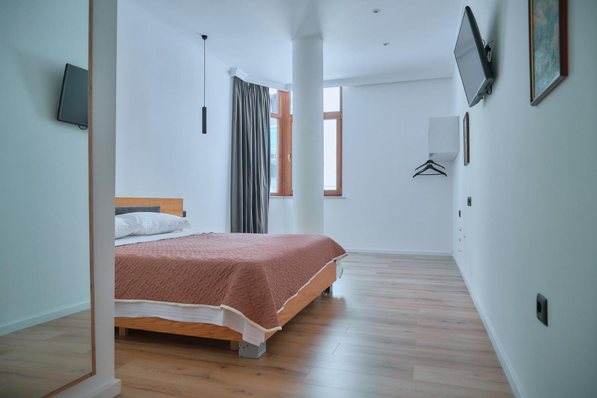 Kalpazo Inn Tirana Buitenkant foto