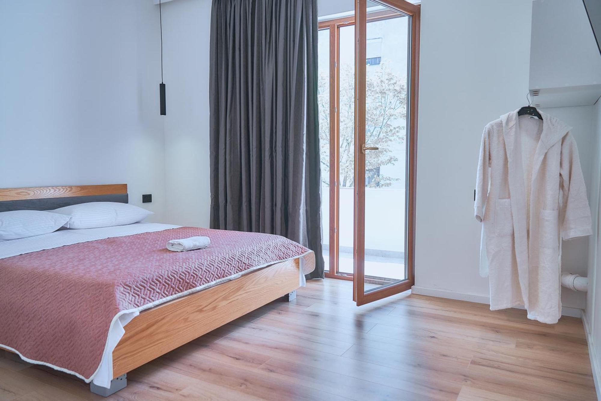 Kalpazo Inn Tirana Buitenkant foto