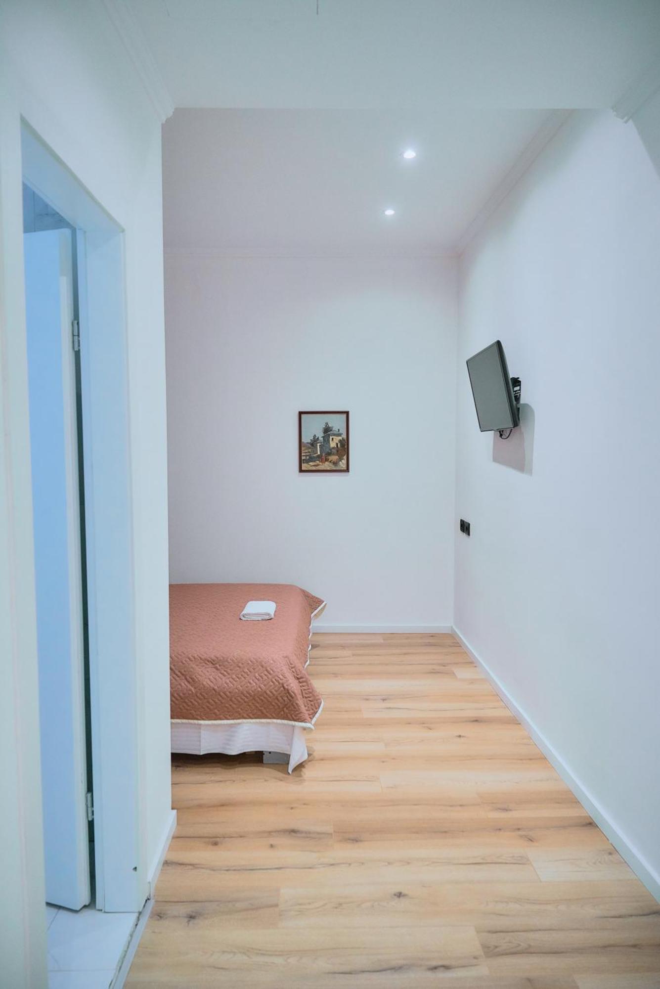Kalpazo Inn Tirana Buitenkant foto