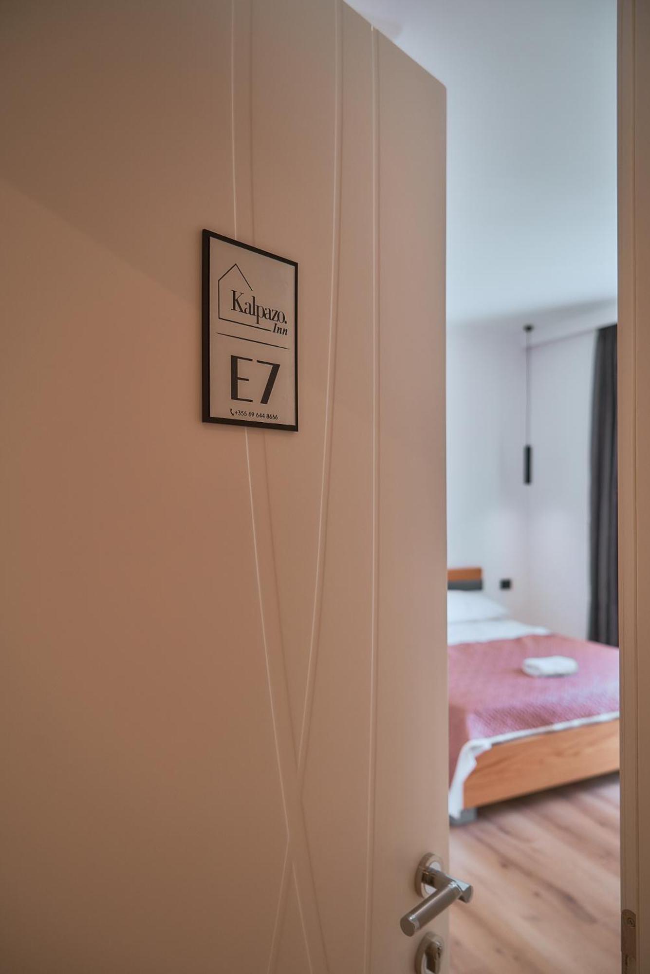 Kalpazo Inn Tirana Buitenkant foto