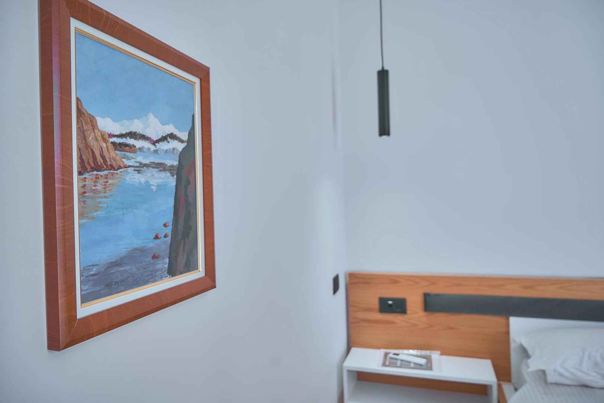 Kalpazo Inn Tirana Buitenkant foto
