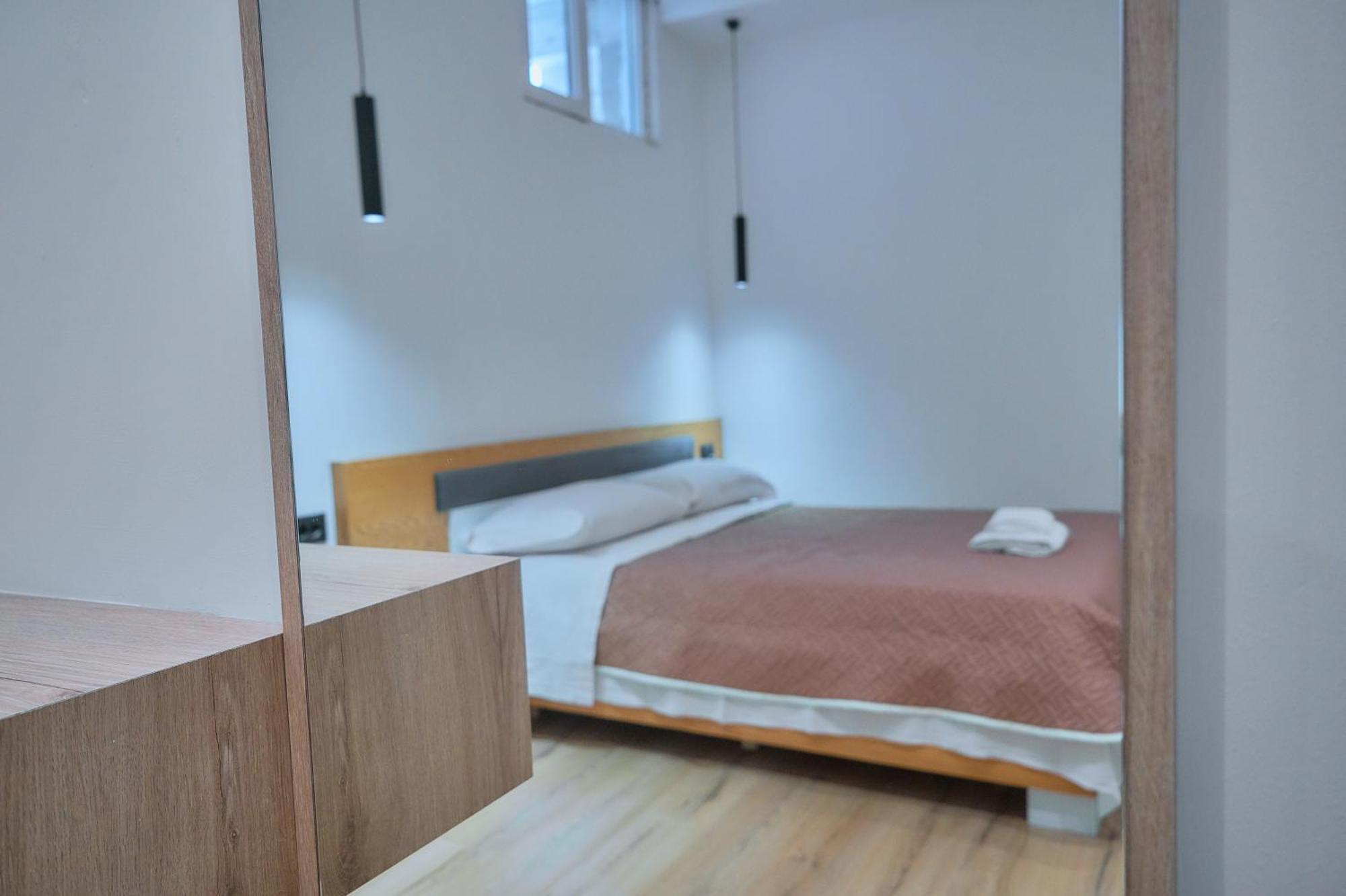 Kalpazo Inn Tirana Buitenkant foto
