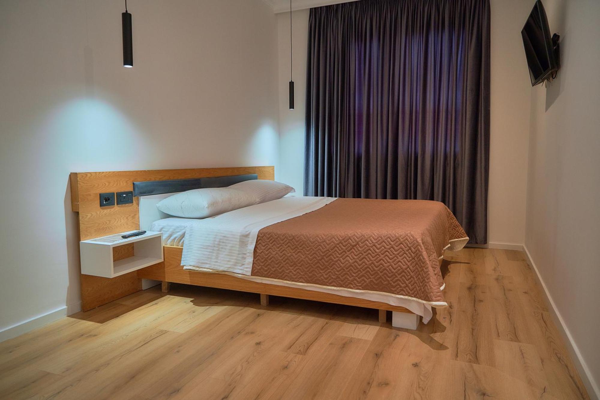 Kalpazo Inn Tirana Buitenkant foto