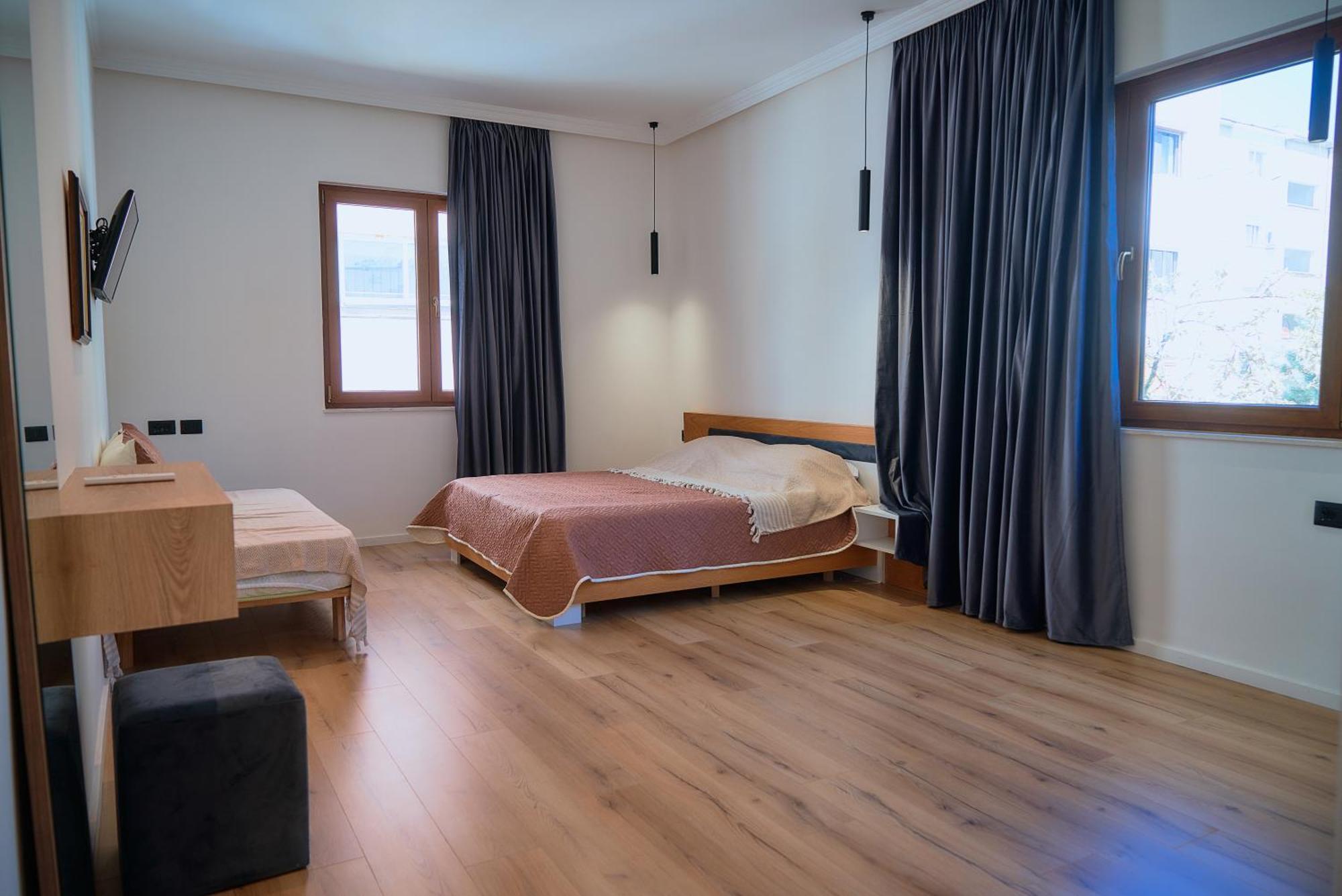 Kalpazo Inn Tirana Buitenkant foto