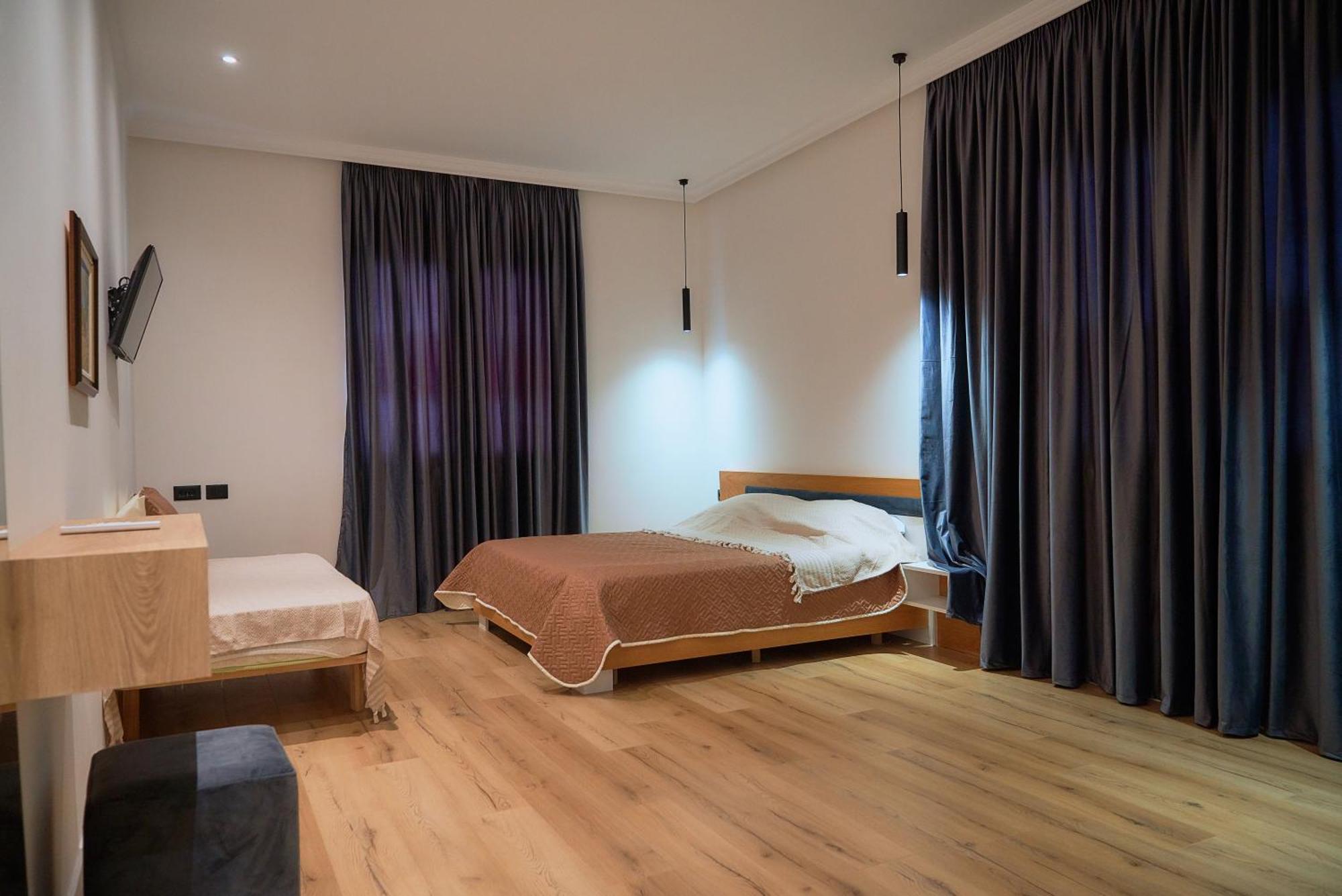 Kalpazo Inn Tirana Buitenkant foto