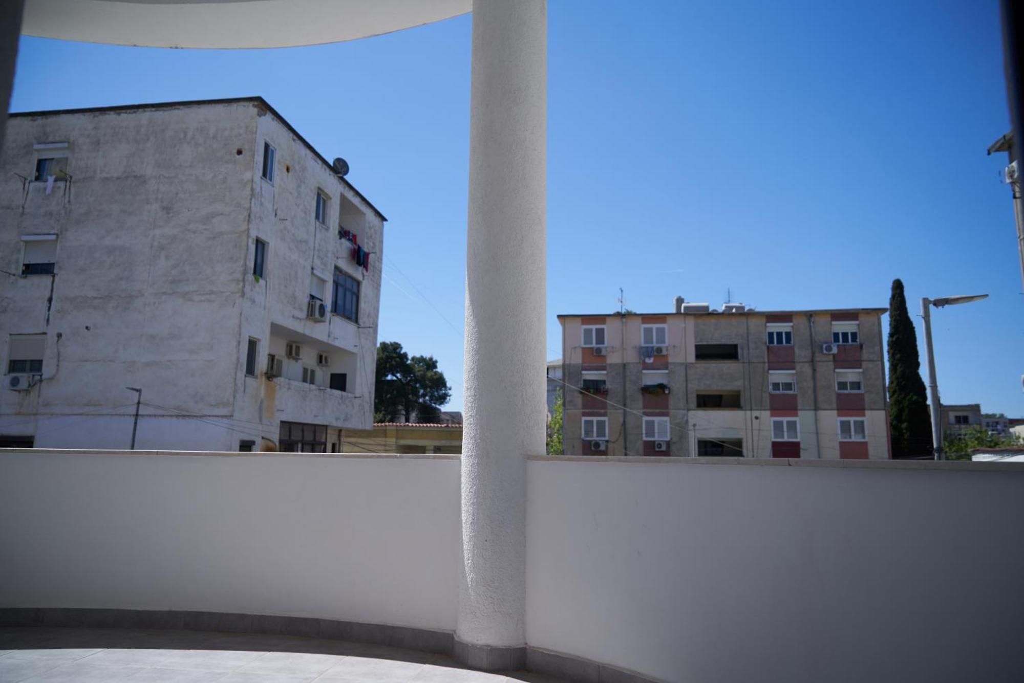 Kalpazo Inn Tirana Buitenkant foto